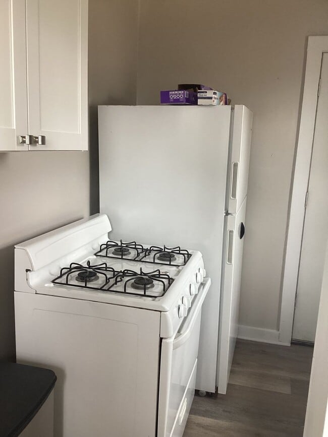 Photo - Cute Updated One Bedroom Near Park & Schools! Pets Welcome!