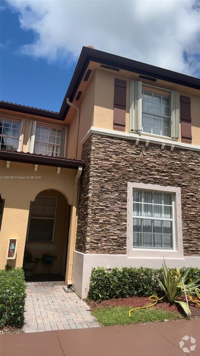 Building Photo - 3390 NE 13th Cir Dr Rental