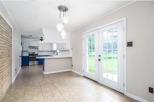 Photo - House in Boyce for Rent