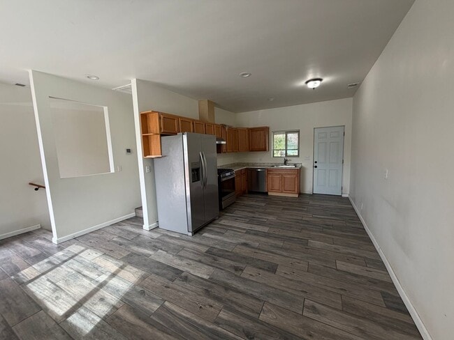 Photo - 1835 Desna St