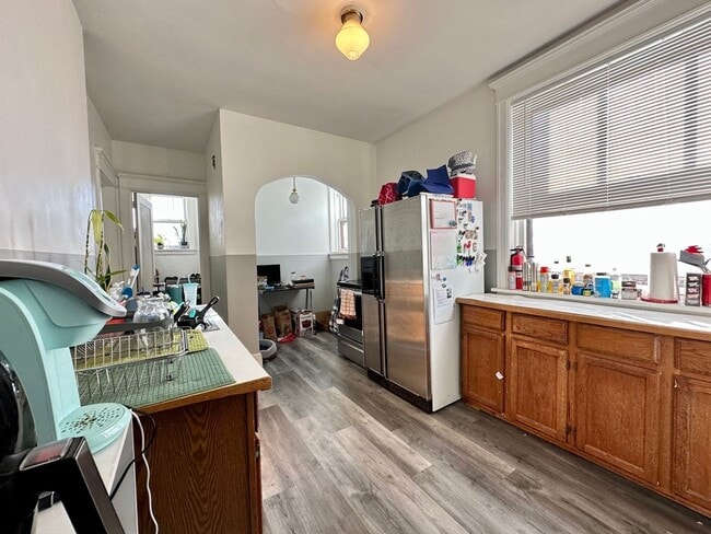 Photo - AVAILABLE JUNE - 3 Bed 1 Bath in Central Location Unidad C