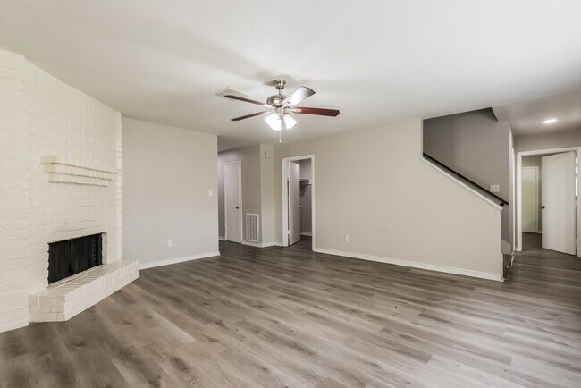 Photo - 25106 Lynbriar Ln