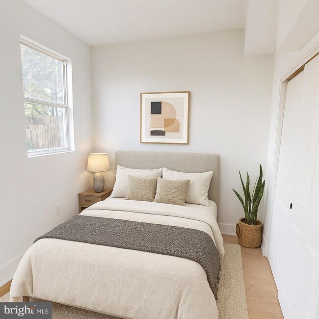 Photo - 1230 Penn St NE Unit 1