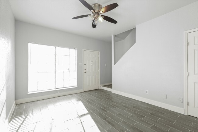 Photo - 8703 Victorian Village Dr Unit 8703