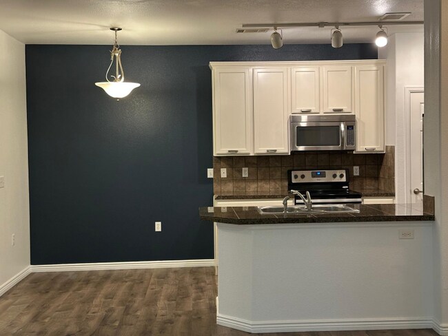Photo - 2672 S Cathay Way Unidad 103