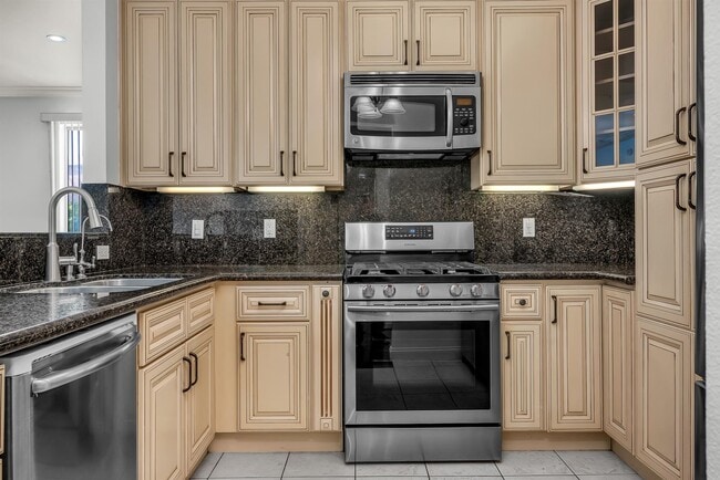 Photo - 117 S Clark Dr