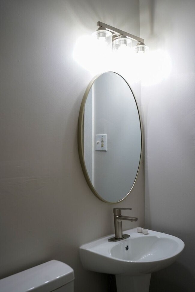 Photo - 545 S Green St