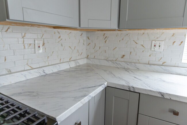 6 Cloverdale Ave Unidad Spacious 2 bedrooms
