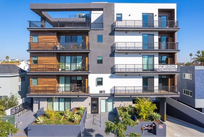 Building Photo - Jasmine Luxury Apartments (3672 Jasmine) Unit 101