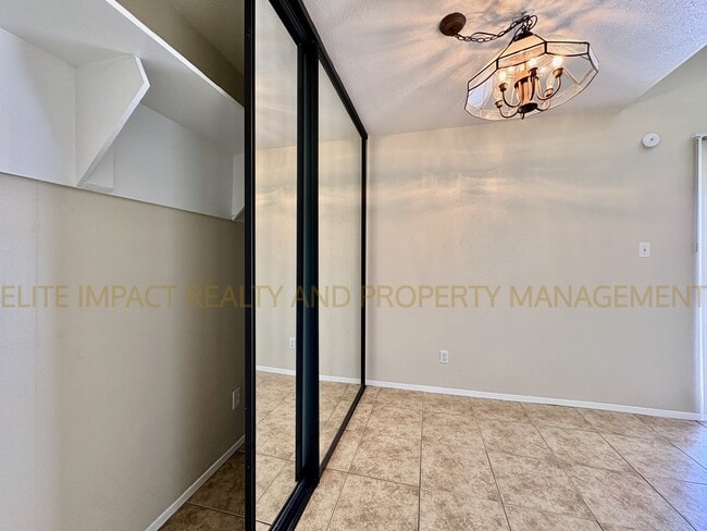Photo - 1620 N Wilmot Rd