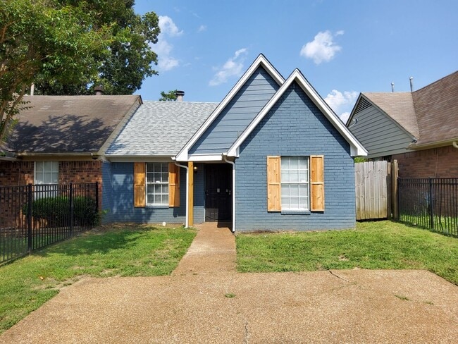 Building Photo - 4582 Summer Creek N