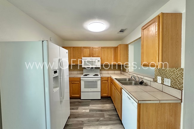 Photo - 2/1 Destin Townhome - $1,600! AVAILABLE NOW!