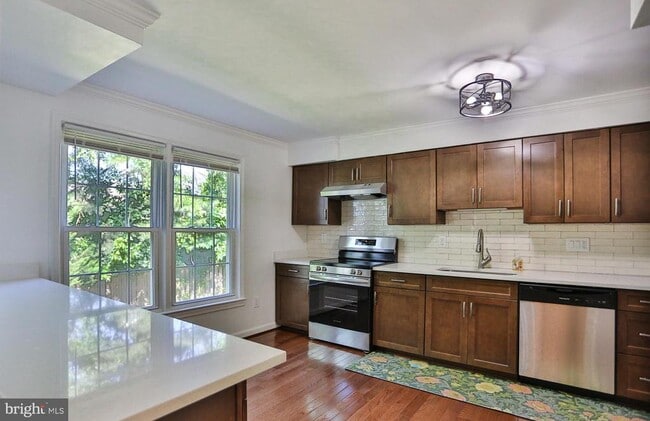 Photo - 2402 Windbreak Dr