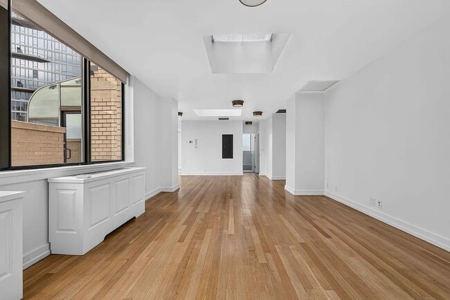 245 E 44th St Unit PHA