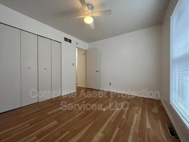 Photo - 2222 E Glendale Blvd