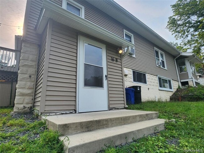 Building Photo - 16 Ardmore St Unit B