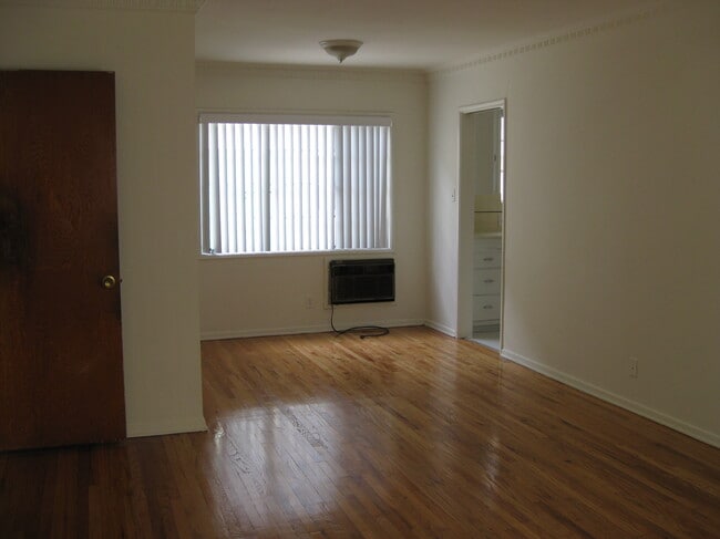 Building Photo - 11317 Otsego St Rental