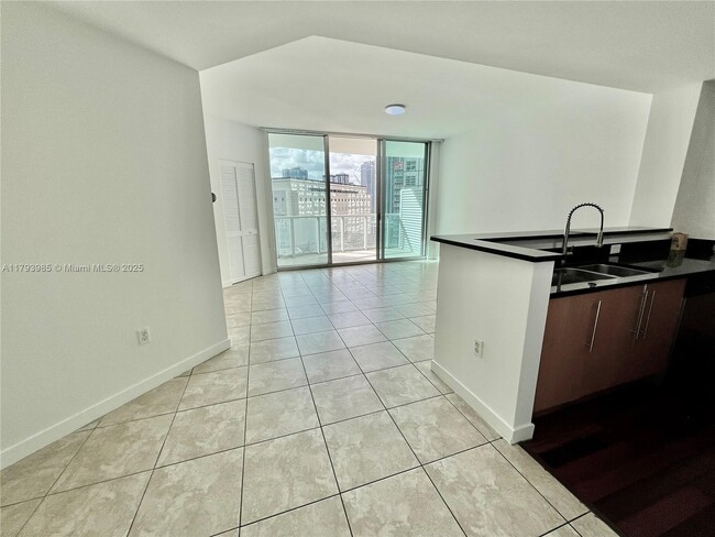 Photo - 300 S Biscayne Blvd Condo Unit 1405