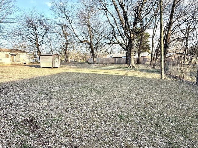 Building Photo - 306 N Neshoba St