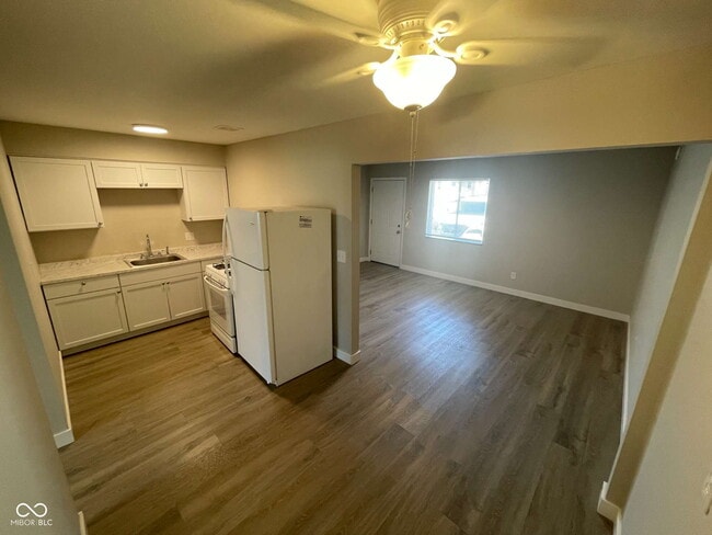 Photo - 135 W Hendricks St Unit 2