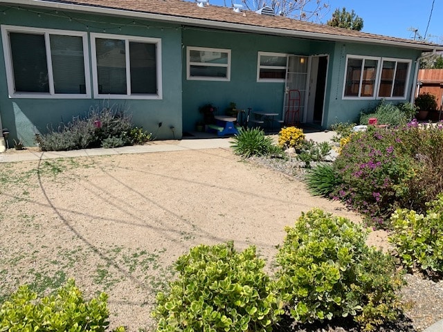 Eco-friendly front yard - 2115 Marengo Ave Unit A