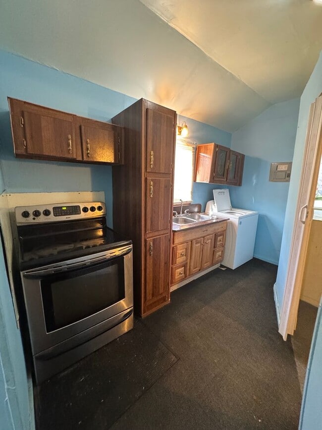 Photo - Cute 3 Bedroom Home