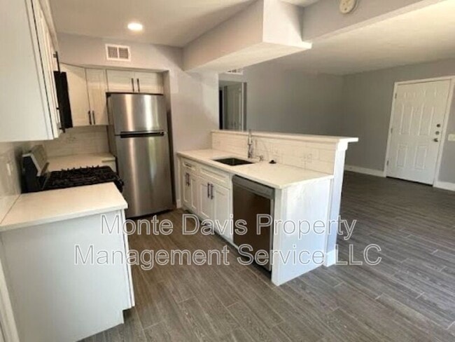 Photo - 2504 Manor Cir Unit A