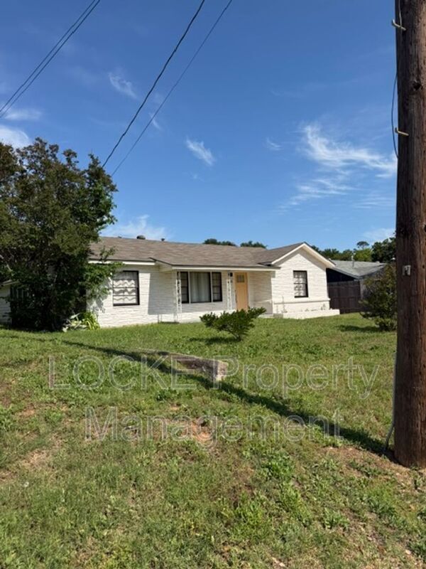 Photo - 209 Westfork Dr