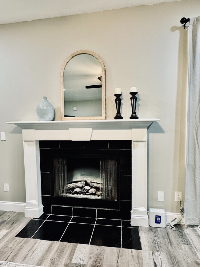 Photo - Room in House on Polar Rock Rd SW