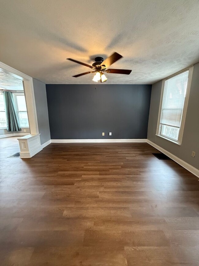 Photo - Spacious 4-Bedroom Home with Huge Fenced Backyard!