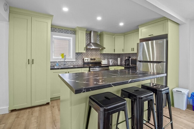 Photo - 74 Hayward Ave Unit SI FL2-ID1438843P