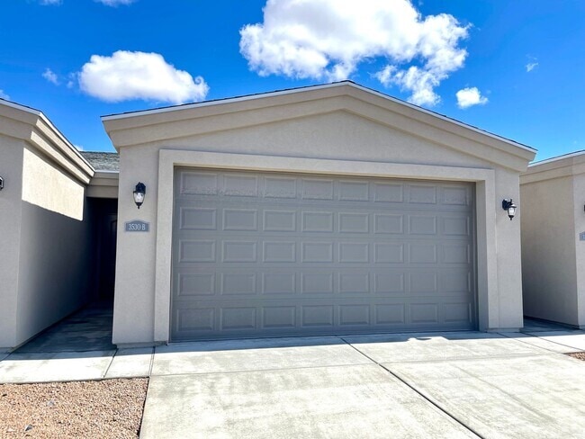 Building Photo - Newly Constructed 2 Bedroom Home!