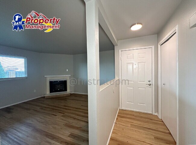 Photo - 4920 W Blodgett Ln Unidad #201