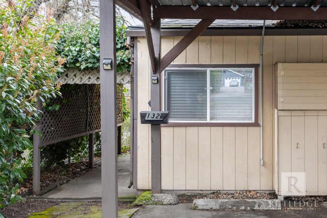 Photo - FULLY FURNISHED Short Term Rental!