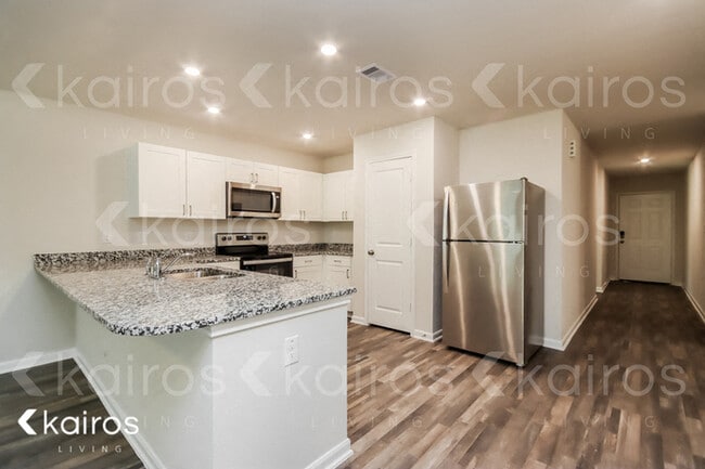 Photo - 204 Wild Oak