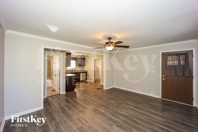 Photo - 942 Astor Ave SW