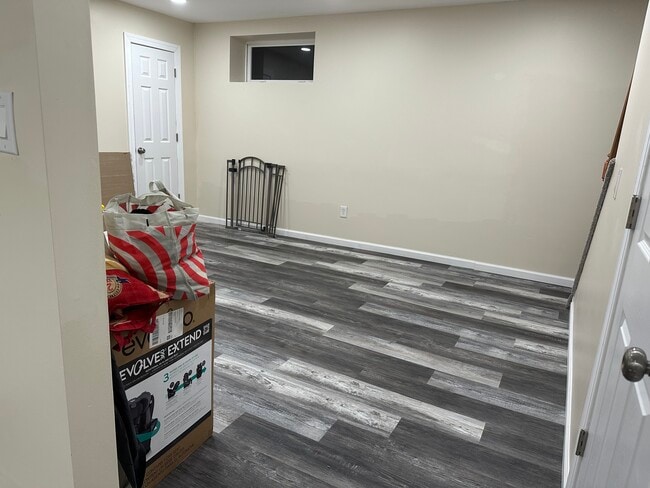 Habitación delantera del sótano - 22 Highview Dr