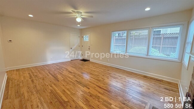 Photo - Remodeled 2 BD | 1BA Duplex - First Edition Lake Oswego