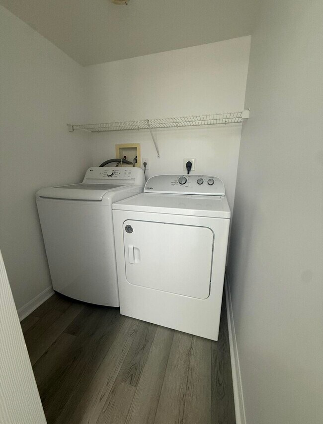 Photo - 100 Crestwood Ct N Unidad 111