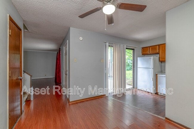 Photo - 9124 Woodpark Ln NW