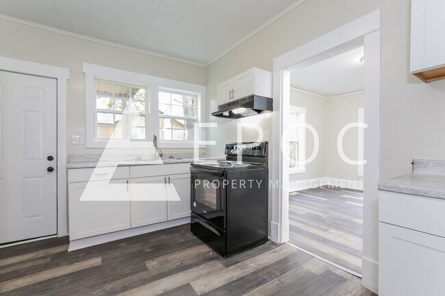 Photo - 638 Wesley Dr