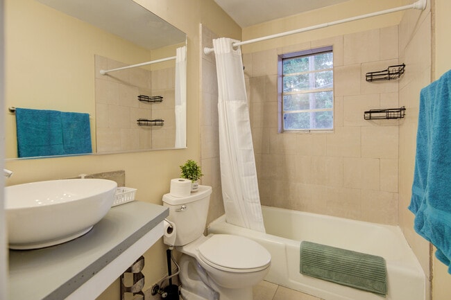 Photo - 636 Chipley Ave Unidad 5