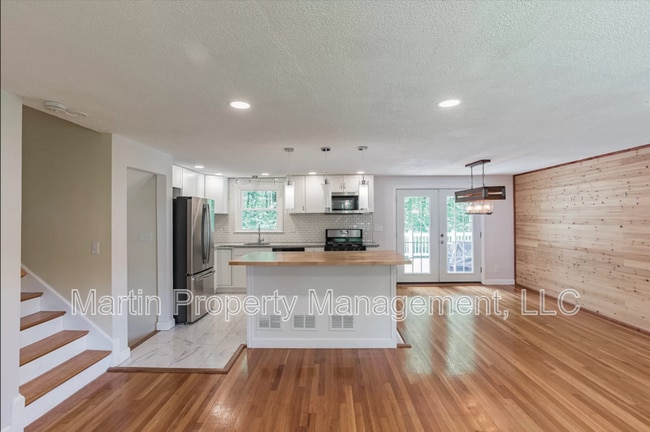 Building Photo - 12 Joyce Rd