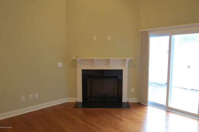 Photo - 1805 Fox Den Way