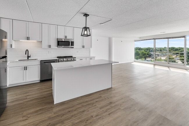 Building Photo - 1770 First Street | Downtown Highland Park, IL Unit 603