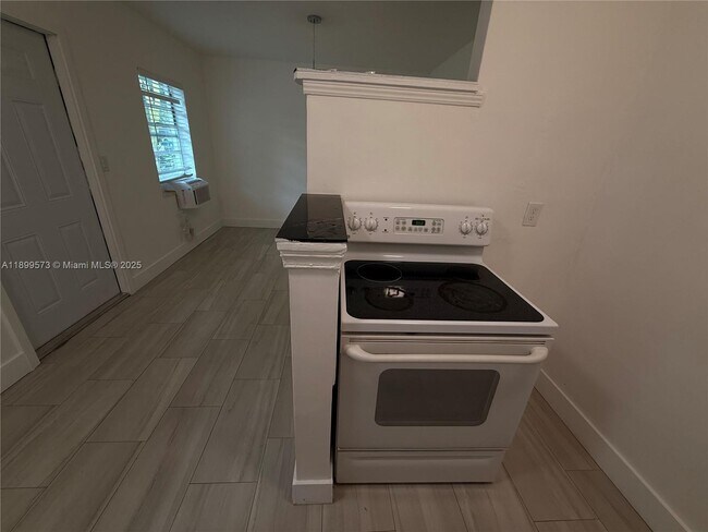 Photo - 930 SW 29th St Unit A-C