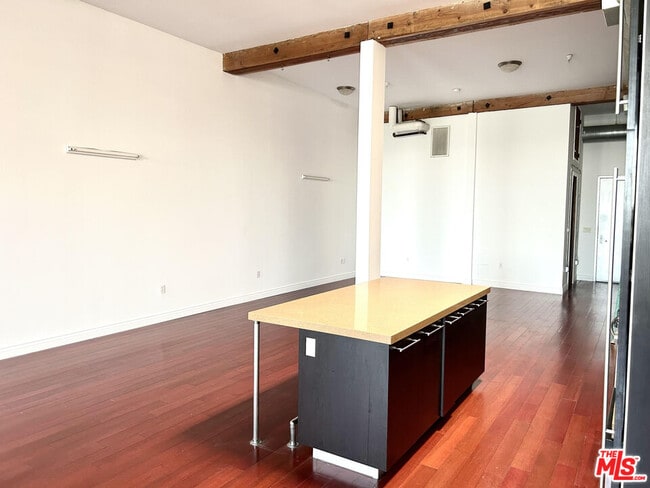 Photo - 652 Mateo St Unit 305