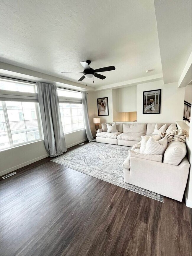 Photo - Lovely home for rent in Saratoga Springs. (Pet Friendly)