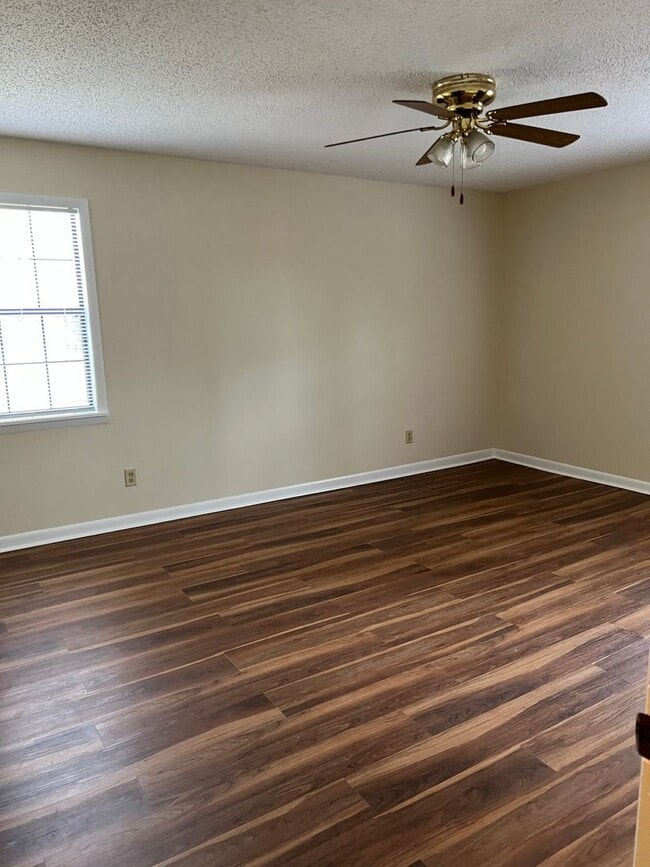 Photo - Great 3 Bedroom 2 Bath