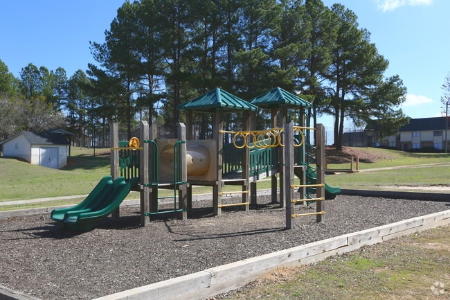 Brookfield Park Townhomes & Apartments